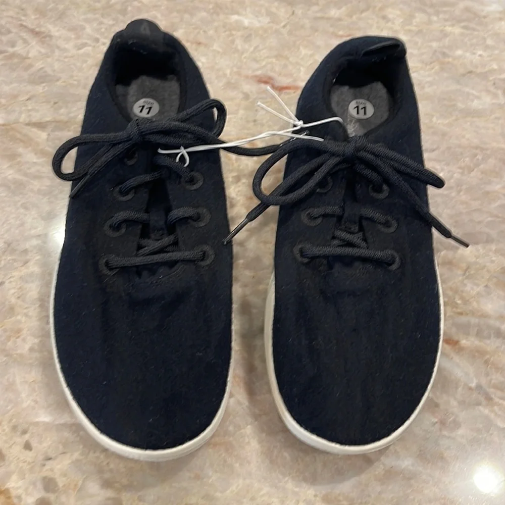 NWOT ALLBIRDS‎ Men’s Wool Runners!